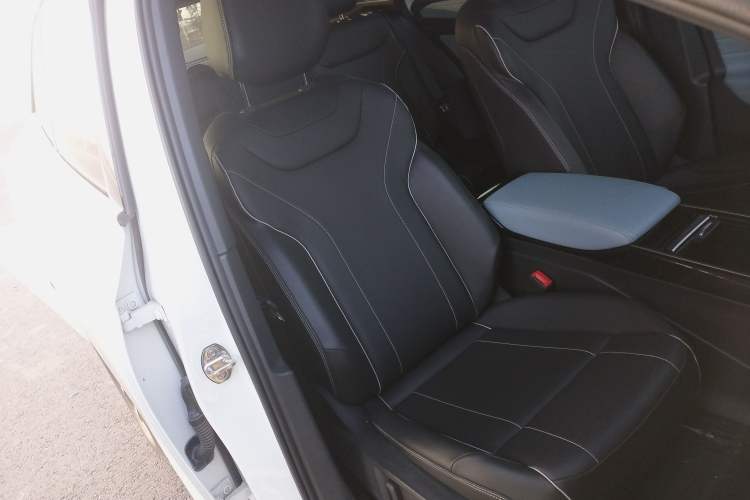 Used Volkswagen ID.4 X 2024 Pure & Smart Edition Right Front Seat