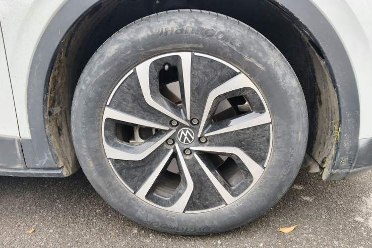 Used Volkswagen ID.4 X 2024 Pure & Smart Edition Right Front Wheel Hub