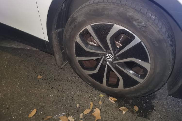 Used Volkswagen ID.4 X 2024 Pure & Smart Edition Right Front Wheel Hub