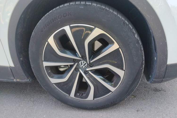 Used Volkswagen ID.4 X 2024 Pure & Smart Edition Right Front Wheel Hub