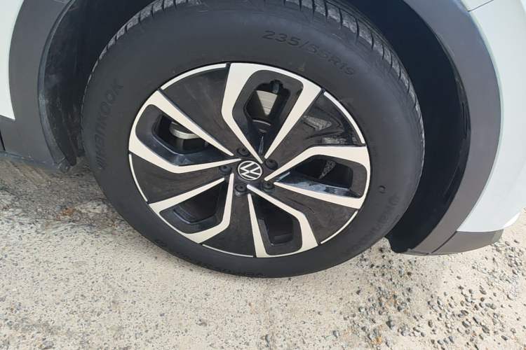 Used Volkswagen ID.4 X 2024 Pure & Smart Edition Right Front Wheel Hub