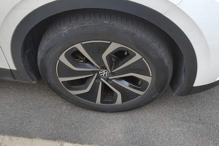 Used Volkswagen ID.4 X 2024 Pure & Smart Edition Right Front Wheel Hub