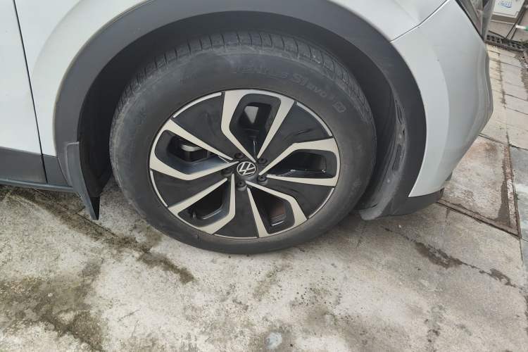 Used Volkswagen ID.4 X 2024 Pure & Smart Edition Right Front Wheel Hub