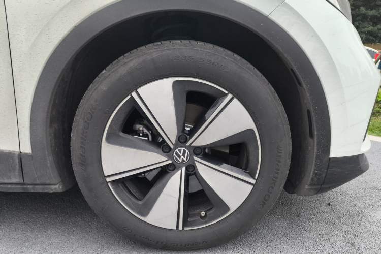 Used Volkswagen ID.4 X 2024 Pure & Smart Edition Right Front Wheel Hub