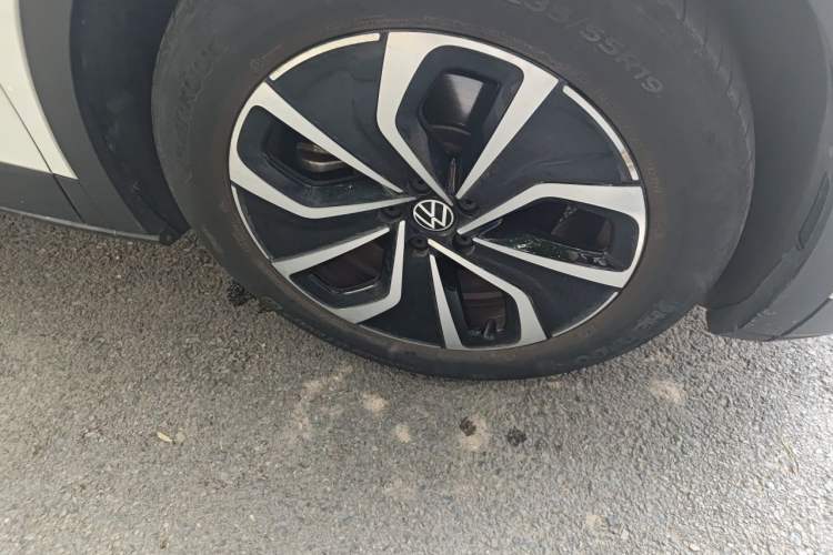 Used Volkswagen ID.4 X 2024 Pure & Smart Edition Right Front Wheel Hub