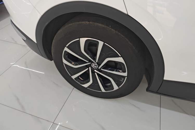 Used Volkswagen ID.4 X 2024 Pure & Smart Edition Right Rear Wheel Hub