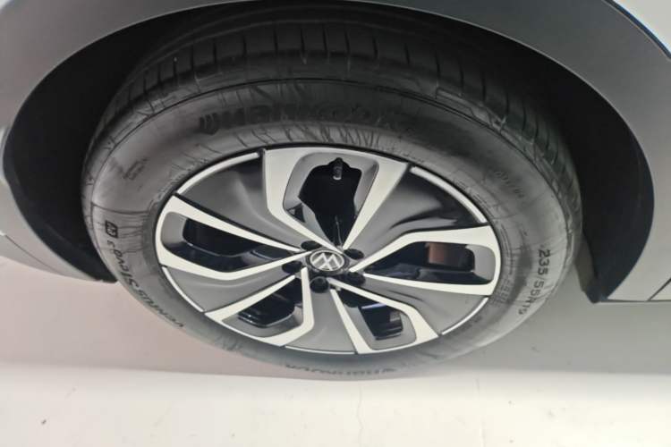 Used Volkswagen ID.4 X 2024 Pure & Smart Edition Right Rear Wheel Hub