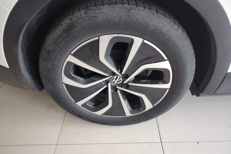 Used Volkswagen ID.4 X 2024 Pure & Smart Edition Right Rear Wheel Hub
