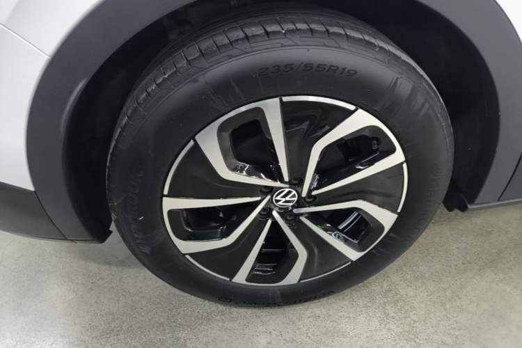 Used Volkswagen ID.4 X 2024 Pure & Smart Edition Right Rear Wheel Hub