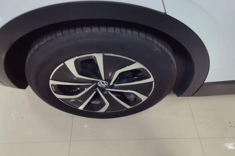 Used Volkswagen ID.4 X 2024 Pure & Smart Edition Right Rear Wheel Hub