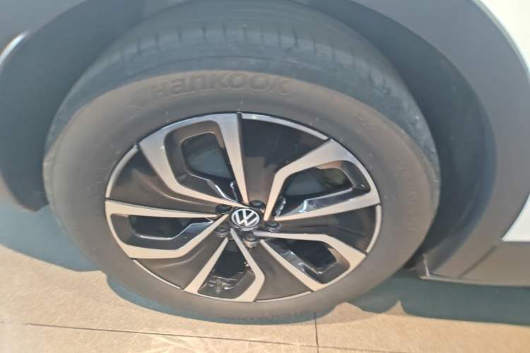 Used Volkswagen ID.4 X 2024 Pure & Smart Edition Right Rear Wheel Hub