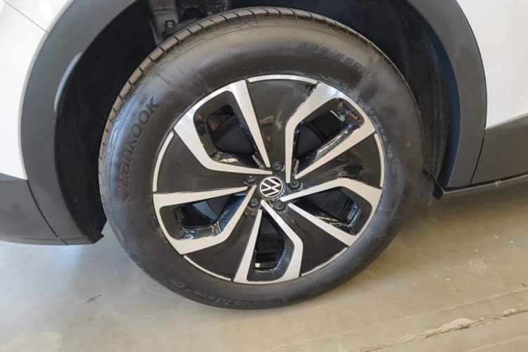 Used Volkswagen ID.4 X 2024 Pure & Smart Edition Right Rear Wheel Hub