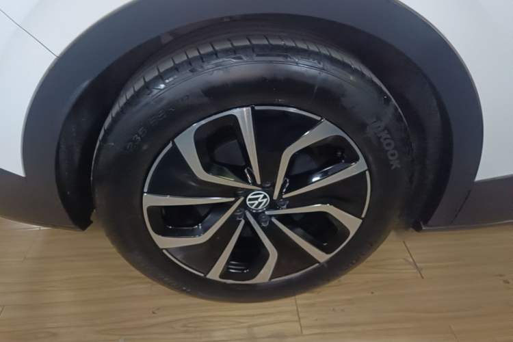 Used Volkswagen ID.4 X 2024 Pure & Smart Edition Right Rear Wheel Hub