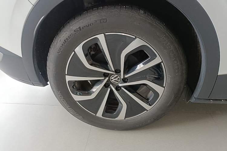 Used Volkswagen ID.4 X 2024 Pure & Smart Edition Right Rear Wheel Hub