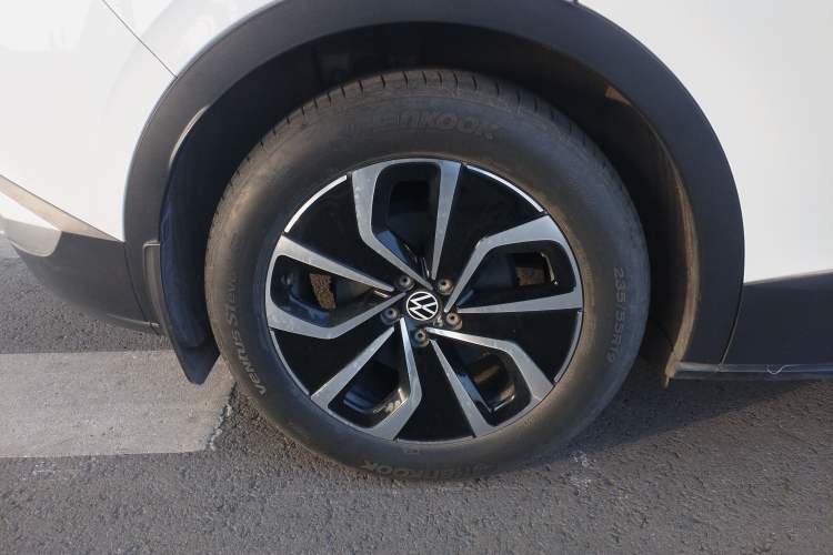 Used Volkswagen ID.4 X 2024 Pure & Smart Edition Right Rear Wheel Hub