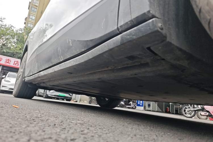 Used Volkswagen ID.4 X 2024 Pure & Smart Edition Right Side Sill