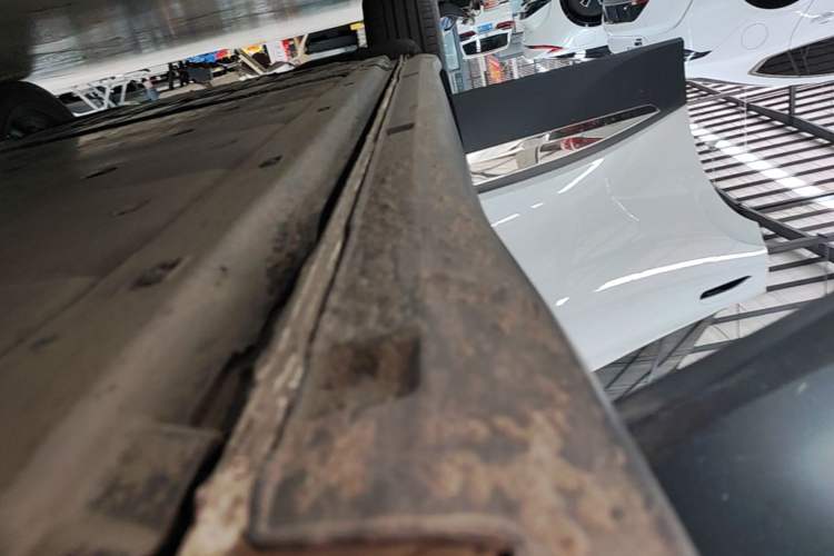 Used Volkswagen ID.4 X 2024 Pure & Smart Edition Right Side Sill