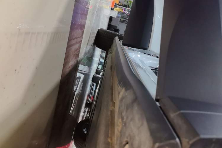 Used Volkswagen ID.4 X 2024 Pure & Smart Edition Right Side Sill