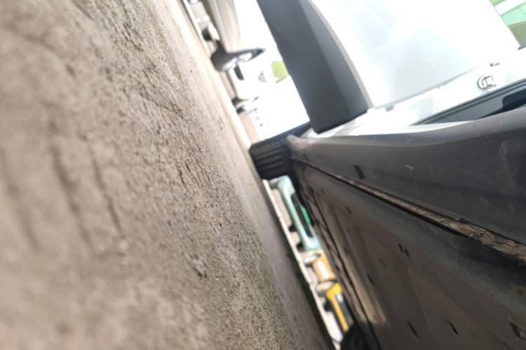 Used Volkswagen ID.4 X 2024 Pure & Smart Edition Right Side Sill