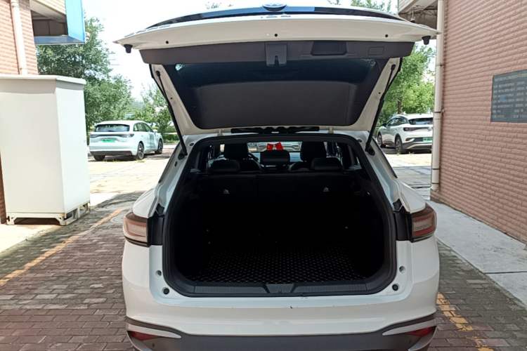 Used Volkswagen ID.4 X 2024 Pure & Smart Edition Trunk