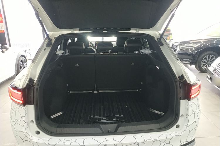 Used Volkswagen ID.4 X 2024 Pure & Smart Edition Trunk