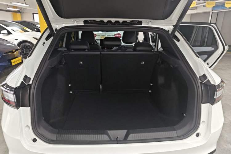 Used Volkswagen ID.4 X 2024 Pure & Smart Edition Trunk