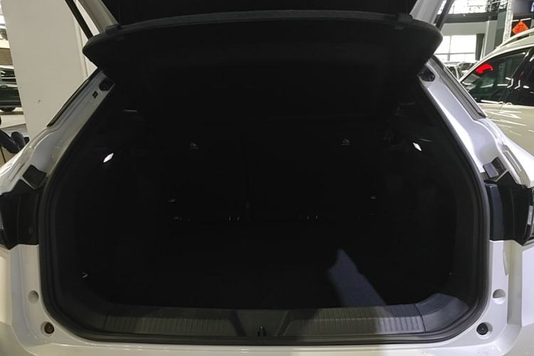 Used Volkswagen ID.4 X 2024 Pure & Smart Edition Trunk