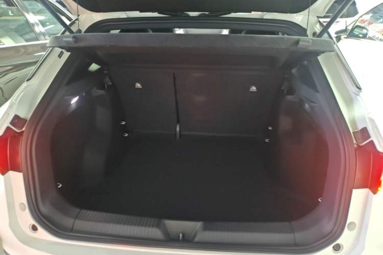 Used Volkswagen ID.4 X 2024 Pure & Smart Edition Trunk