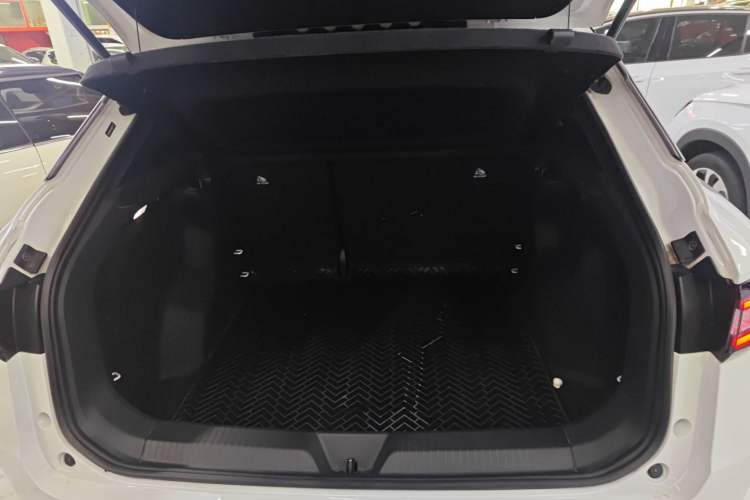 Used Volkswagen ID.4 X 2024 Pure & Smart Edition Trunk