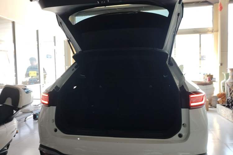 Used Volkswagen ID.4 X 2024 Pure & Smart Edition Trunk