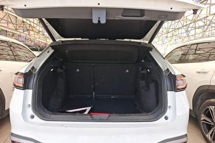 Used Volkswagen ID.4 X 2024 Pure & Smart Edition Trunk