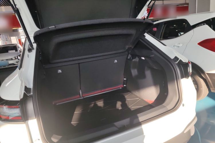 Used Volkswagen ID.4 X 2024 Pure & Smart Edition Trunk