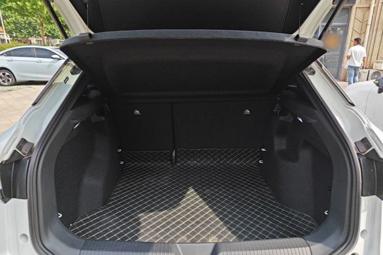Used Volkswagen ID.4 X 2024 Pure & Smart Edition Trunk