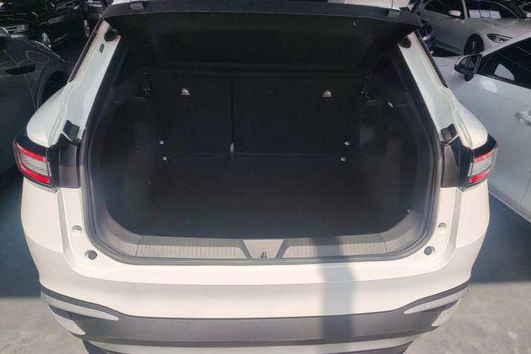 Used Volkswagen ID.4 X 2024 Pure & Smart Edition Trunk