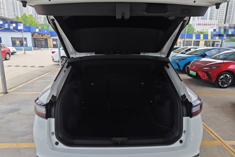 Used Volkswagen ID.4 X 2024 Pure & Smart Edition Trunk