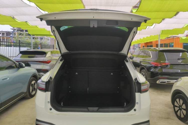 Used Volkswagen ID.4 X 2024 Pure & Smart Edition Trunk