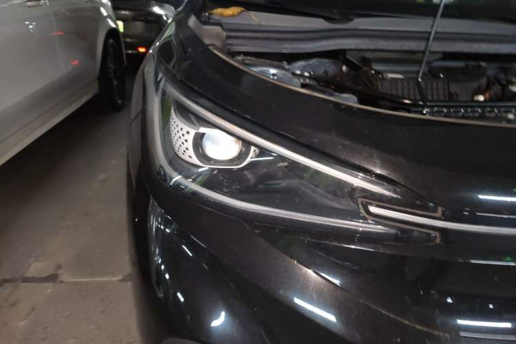 Used Volkswagen ID.4 X 2025 Revised Version Smart Edition Purely Intelligent Enjoyment Version Right Front Headlight