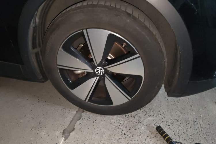 Used Volkswagen ID.4 X 2025 Revised Version Smart Edition Purely Intelligent Enjoyment Version Right Front Wheel Hub