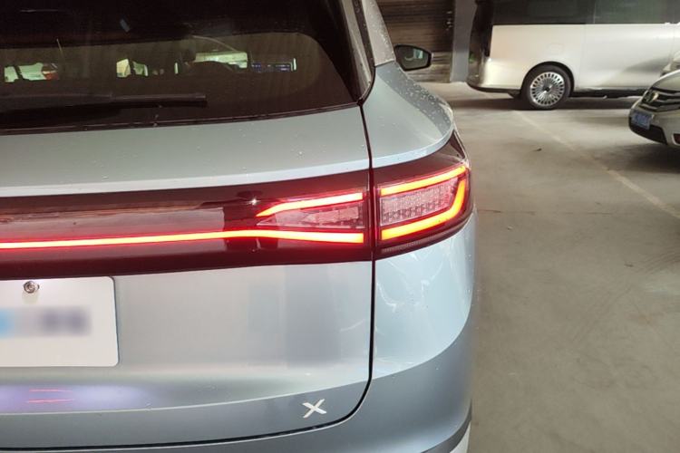 Used Volkswagen ID.4 X 2025 Revised Version Smart Edition Purely Intelligent Enjoyment Version Exterior 3