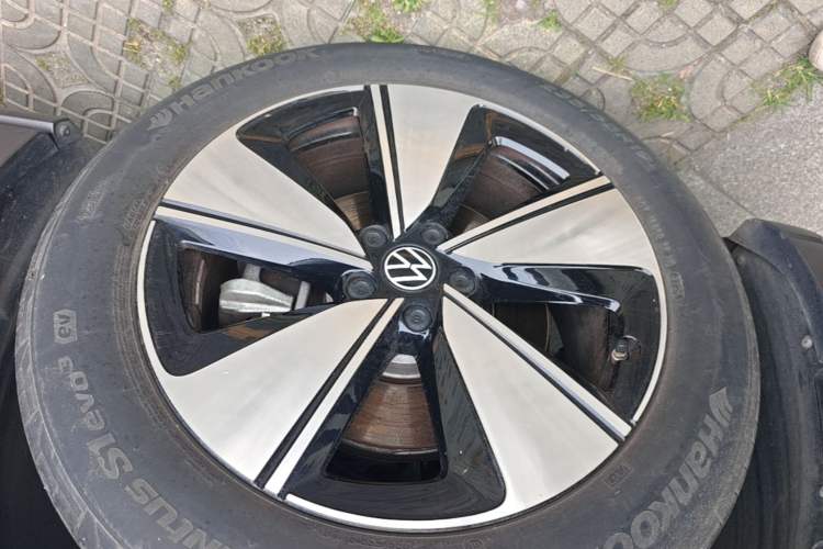 Used Volkswagen ID.4 X 2025 Smart Version Pure & Intelligent Enjoyment Edition Exterior 4