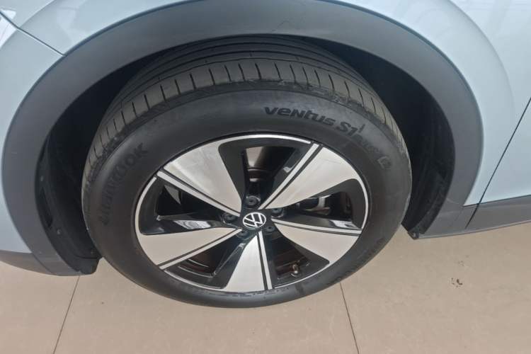 Used Volkswagen ID.4 X 2025 Smart Version Pure & Intelligent Enjoyment Edition Exterior 4