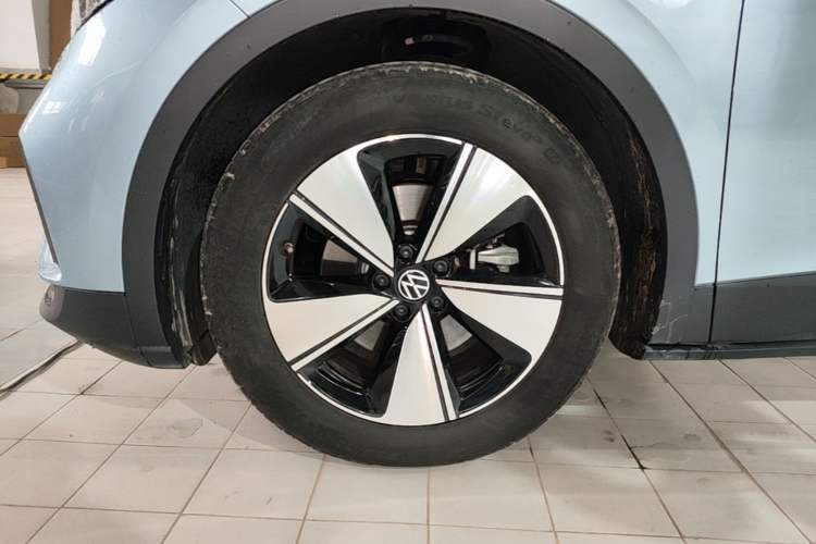 Used Volkswagen ID.4 X 2025 Smart Version Pure & Intelligent Enjoyment Edition Exterior 4