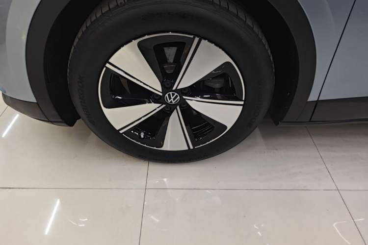 Used Volkswagen ID.4 X 2025 Smart Version Pure & Intelligent Enjoyment Edition Exterior 4