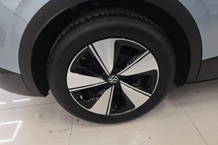 Used Volkswagen ID.4 X 2025 Smart Version Pure & Intelligent Enjoyment Edition Exterior 5
