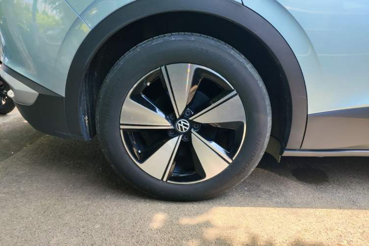 Used Volkswagen ID.4 X 2025 Smart Version Pure & Intelligent Enjoyment Edition Exterior 5