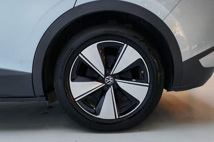 Used Volkswagen ID.4 X 2025 Smart Version Pure & Intelligent Enjoyment Edition Exterior 6