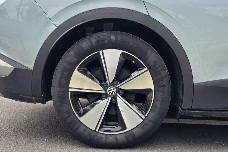Used Volkswagen ID.4 X 2025 Smart Version Pure & Intelligent Enjoyment Edition Exterior 8