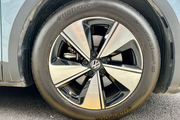 Used Volkswagen ID.4 X 2025 Smart Version Pure & Intelligent Enjoyment Edition Exterior 8