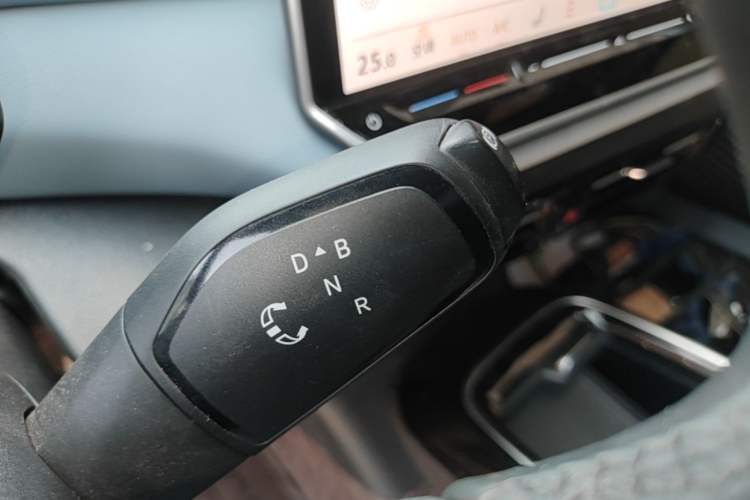 Used Volkswagen ID.4 X 2025 Smart Version Pure & Intelligent Enjoyment Edition Gear Lever