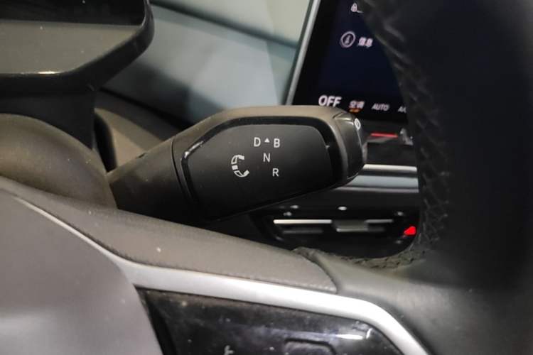 Used Volkswagen ID.4 X 2025 Smart Version Pure & Intelligent Enjoyment Edition Gear Lever